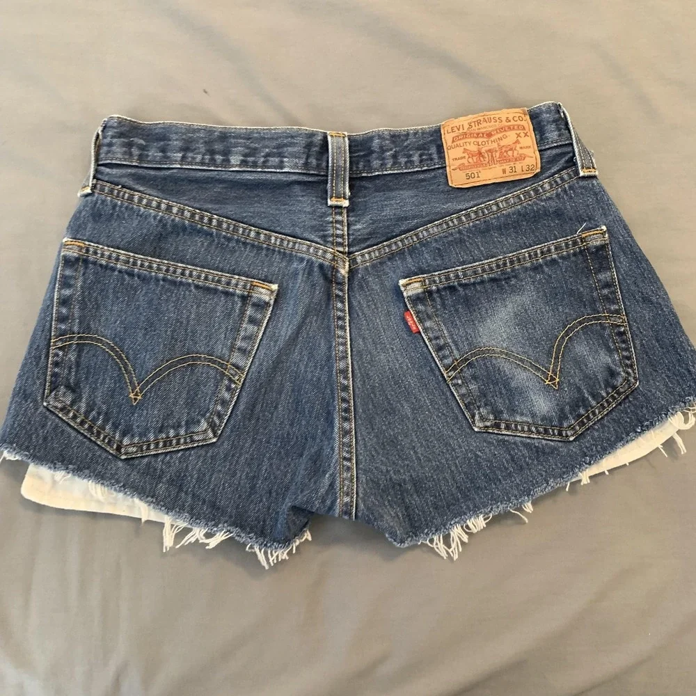 Levi's 501 Shorts Mens 31 Blue Denim Cutoff Frayed Button Fly‎ High Rise Cheeky